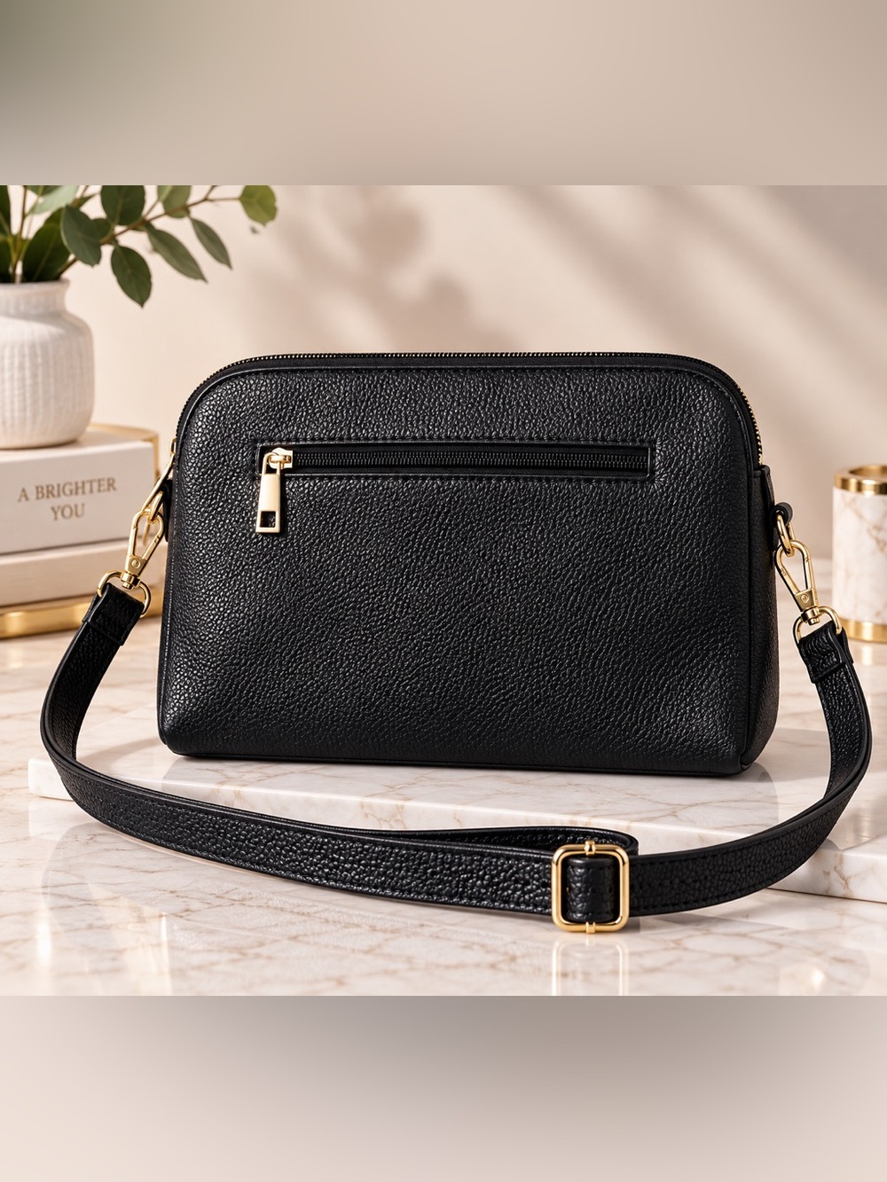 Classic Black Pebbled Crossbody Bag – Unbranded